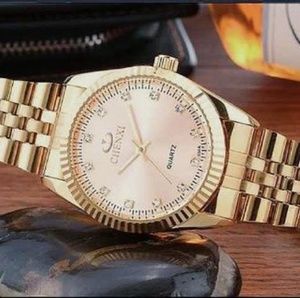 Mens Luxury Gold Watch. Adjustable Bracelet